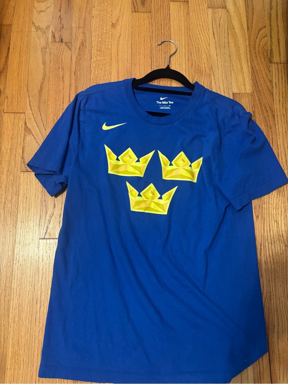 Nike Official NHL Hockey Olympics Sweden William Nylander T-Shirt Men’s Size S